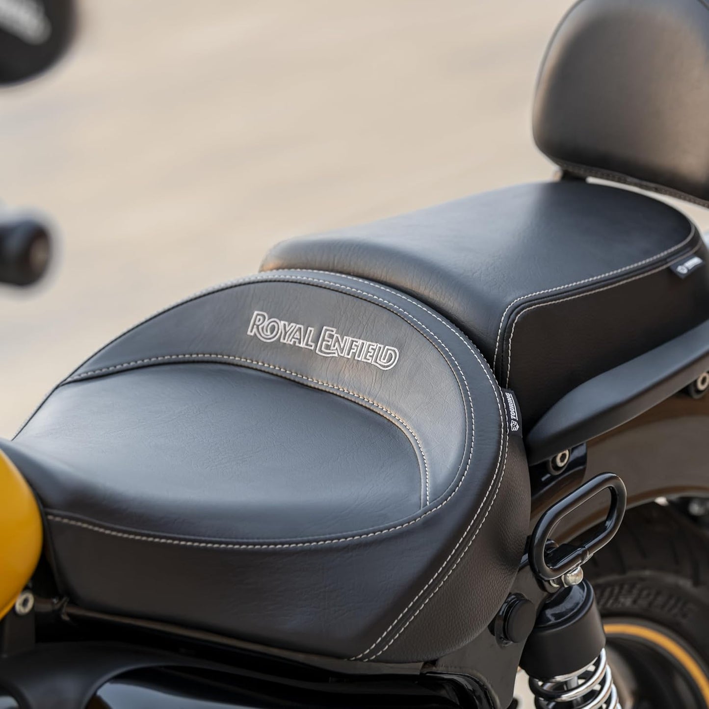 Royal Enfield Meteor 350- TOURING Sattel Schwarz- KXA00073