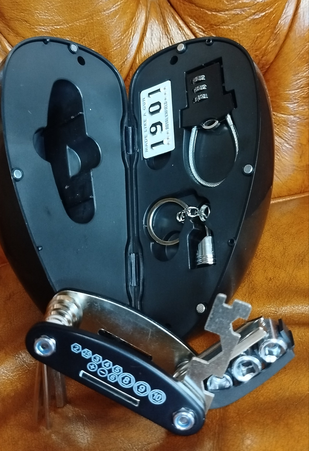 ROYAL ENFIELD ORIGINAL TRUCE KIT AND ACCESSORIES