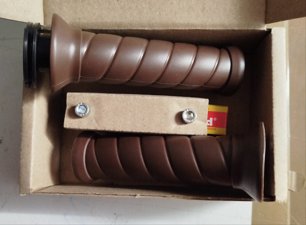 Royal Enfield 350cC Original Grips - Brown - KXA00189