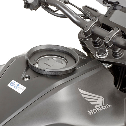 Flangia GIVI BF41 per Honda CB 125 R / CB 300 R (18-26)