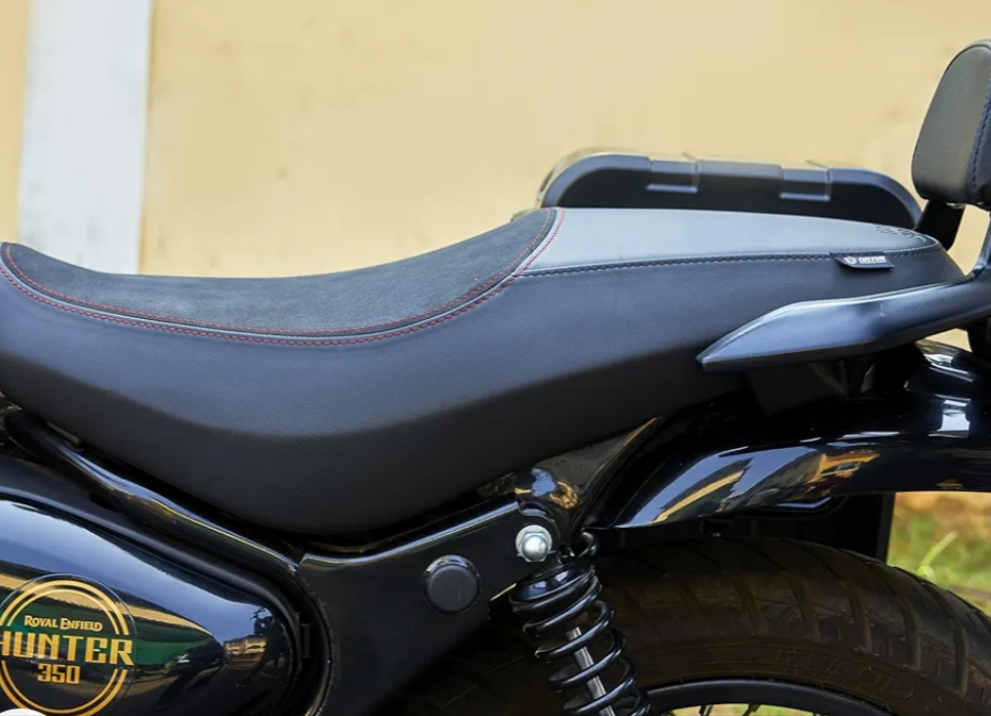 Royal Enfield HNTR 350- Sella custom Nero- KXA00140