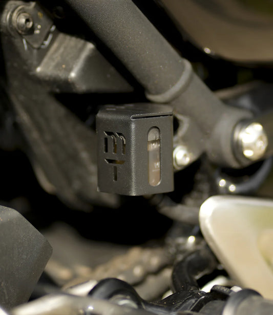 PROTEZIONE OLIO POMPA FRENO POSTERIORE -TRIUMPH SPEED 400- MOTO TORQUE
