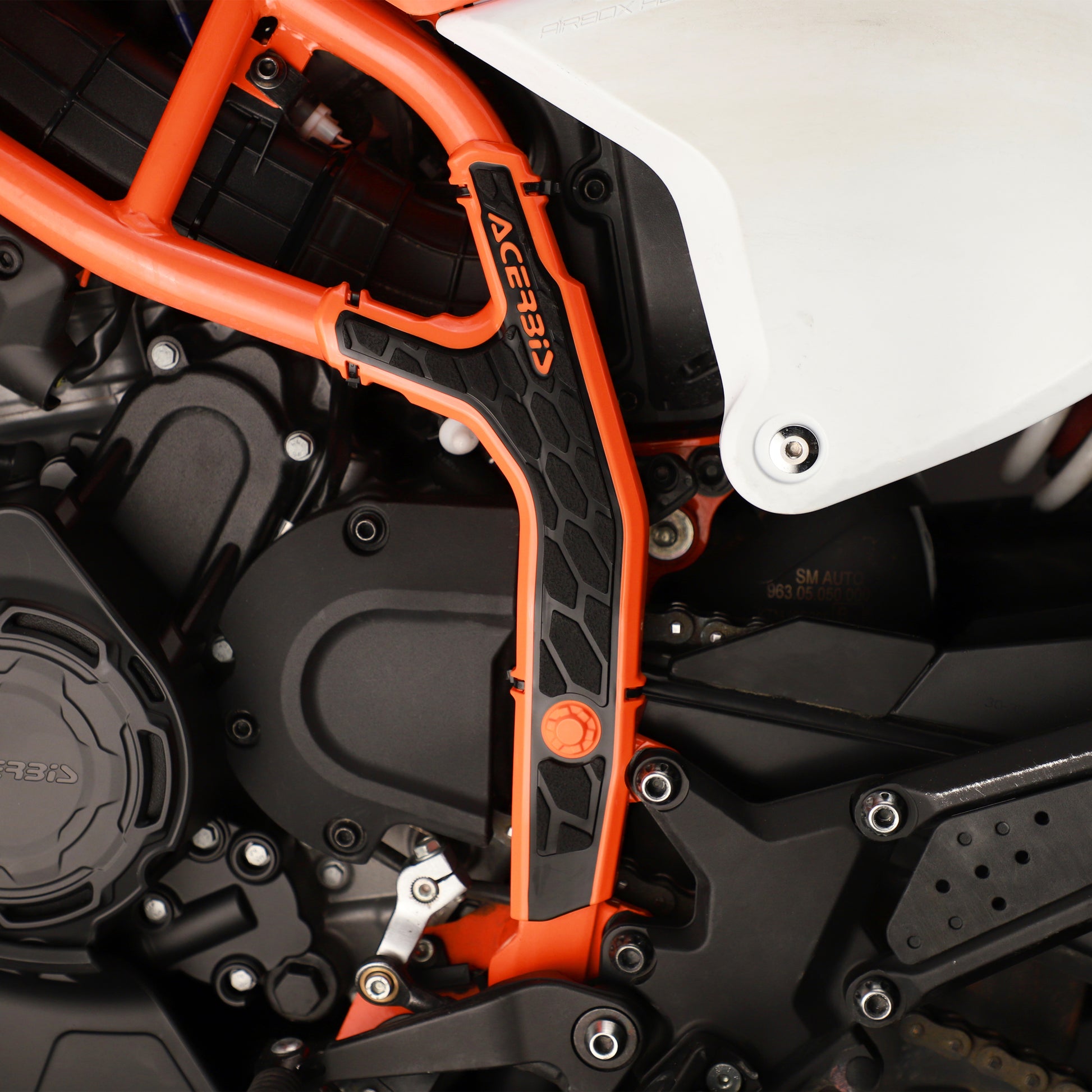Paratelaio X-Grip Acerbis per KTM 390 0027677