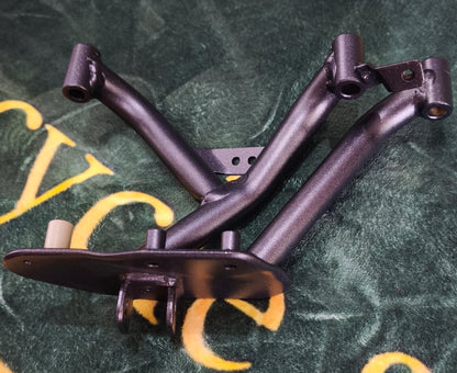 Staffa montaggio Pedalino anteriore DX Originale Royal Enfield Super metoer 650-RAE00405