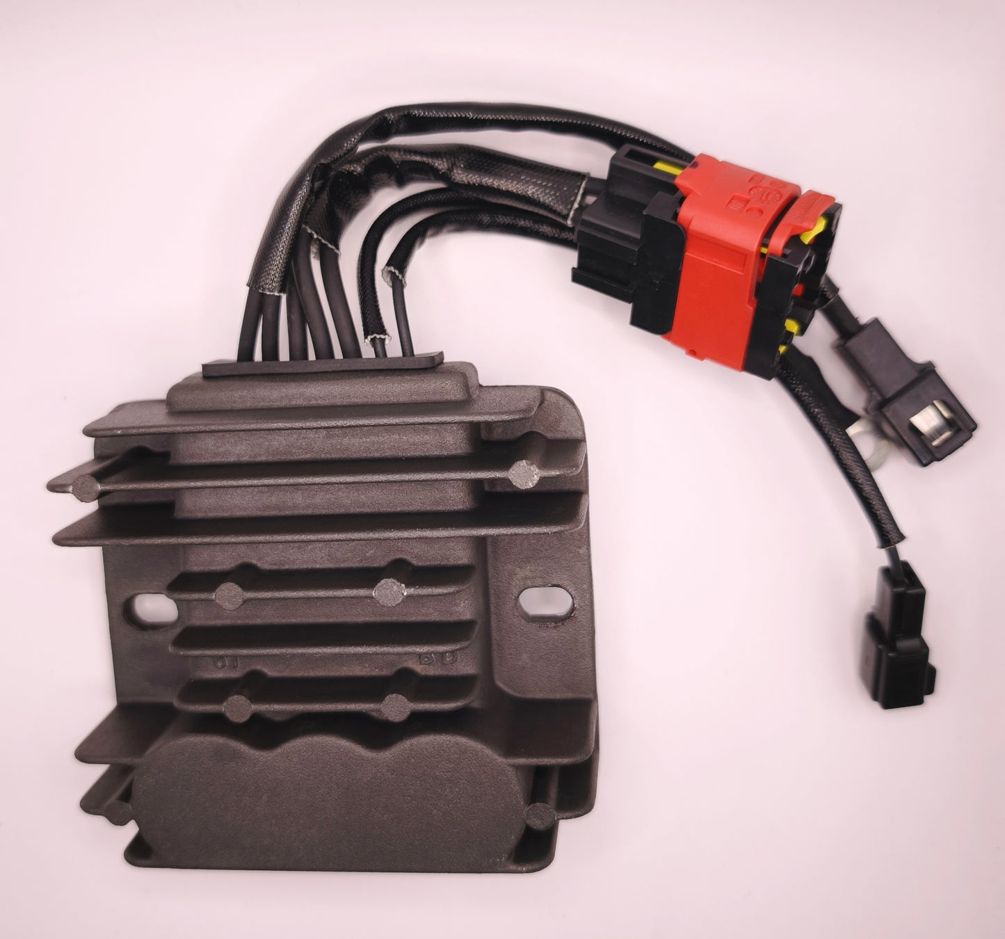 Genuine Royal Enfield Voltage Regulator - Himalayan 2018‑2021 - 587356/D - RAC00467/A