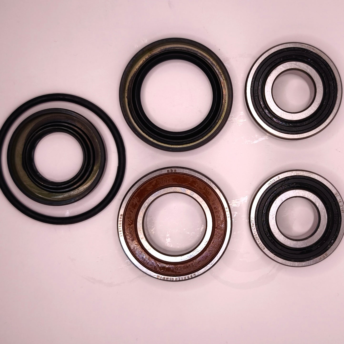 Kit cuscinetto Posteriore e paraolio  Originale Royal Enfield Classic Bullet 500- 888080